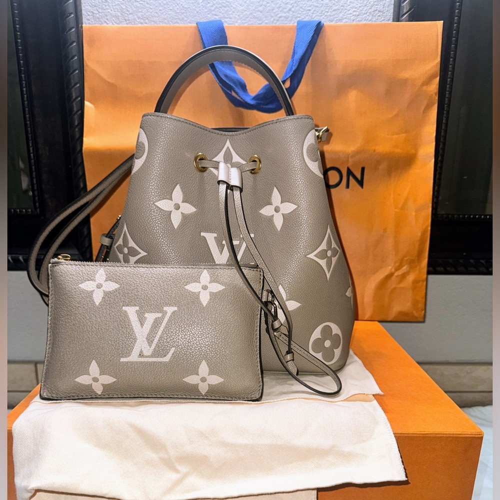 Louis Vuitton NéoNoé MM bucket bag